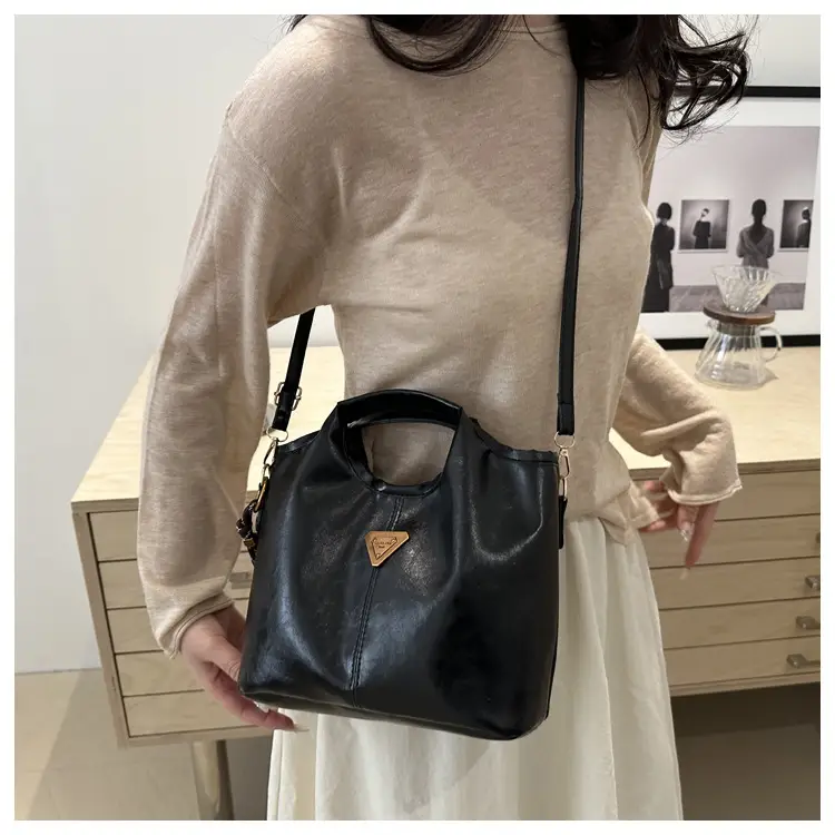 Red Leather Shoulder Bag with Gold Logo for Women — feature 17