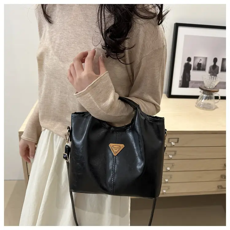 Red Leather Shoulder Bag with Gold Logo for Women — feature 18
