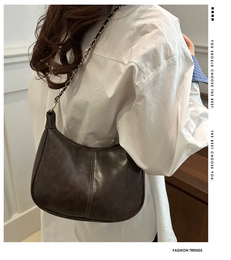 Black Retro Chain Shoulder Bag 2025 — feature 2