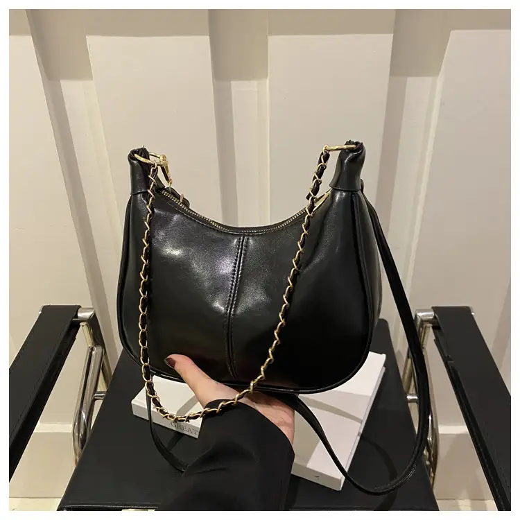 Black Retro Chain Shoulder Bag 2025 — feature 20