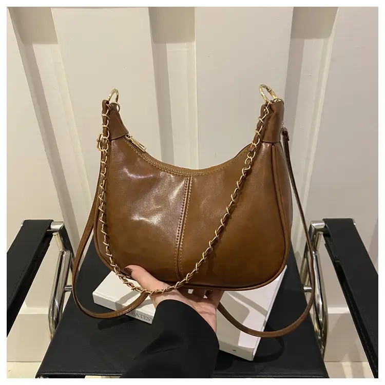 Black Retro Chain Shoulder Bag 2025 — feature 21