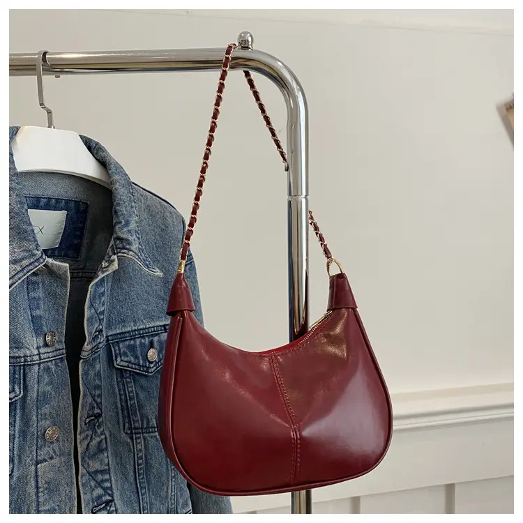 Black Retro Chain Shoulder Bag 2025 — feature 24
