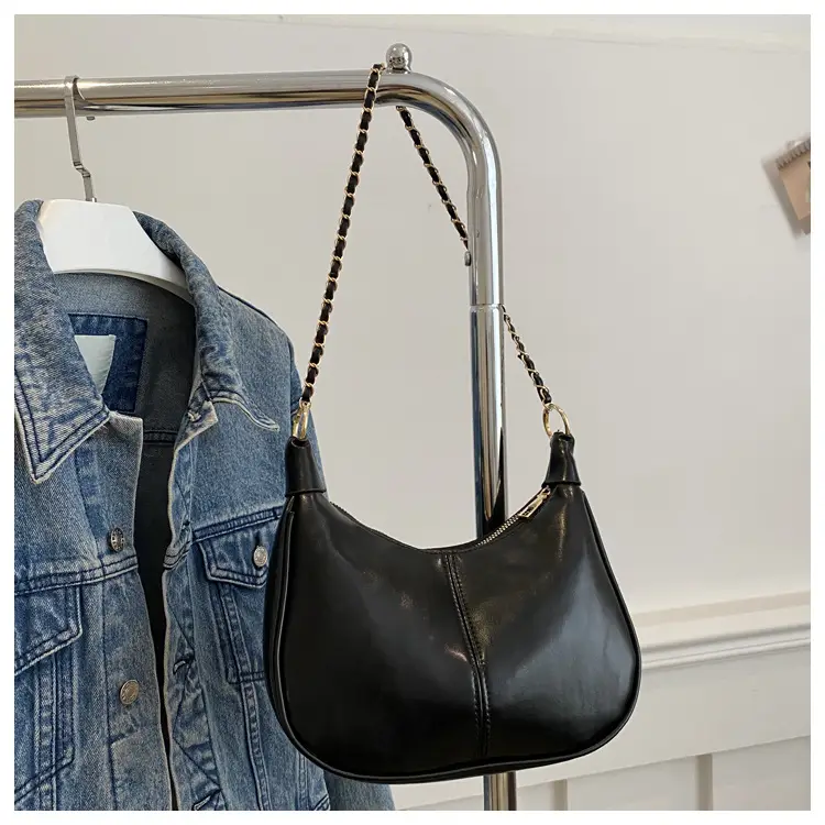 Black Retro Chain Shoulder Bag 2025 — feature 25