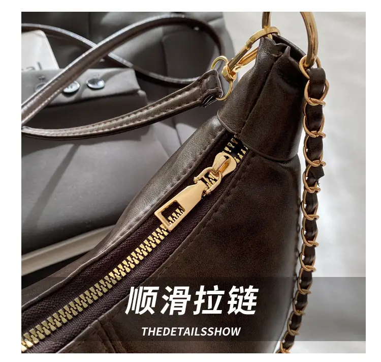 Black Retro Chain Shoulder Bag 2025 — feature 5