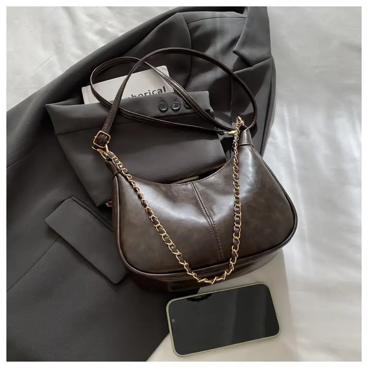 Black Retro Chain Shoulder Bag 2025 — feature 9