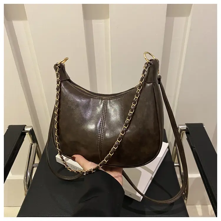 Black Retro Chain Shoulder Bag 2025 - Image 2