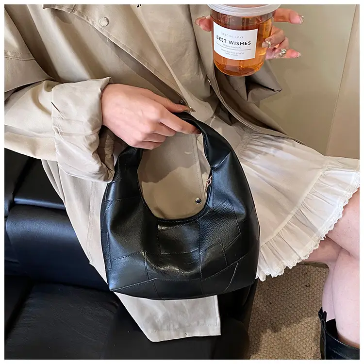 Black Leather Shoulder Bag Large Capacity Lazy Style — feature 18