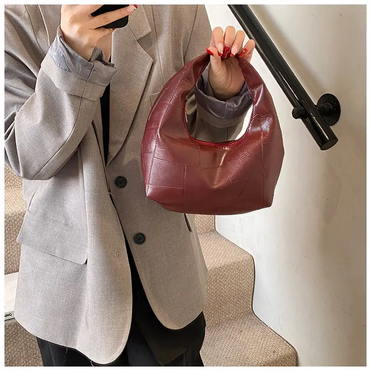 Black Leather Shoulder Bag Large Capacity Lazy Style — feature 25