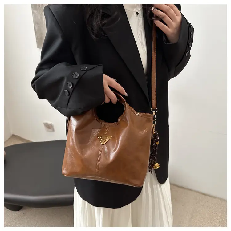 Women's Retro Leather Shoulder Messenger Bag Set — feature 11