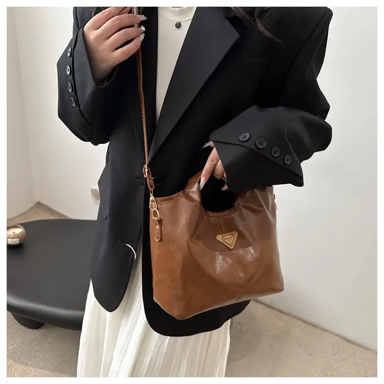 Women's Retro Leather Shoulder Messenger Bag Set — feature 12