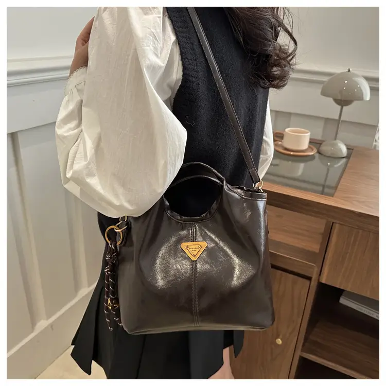 Women's Retro Leather Shoulder Messenger Bag Set — feature 13