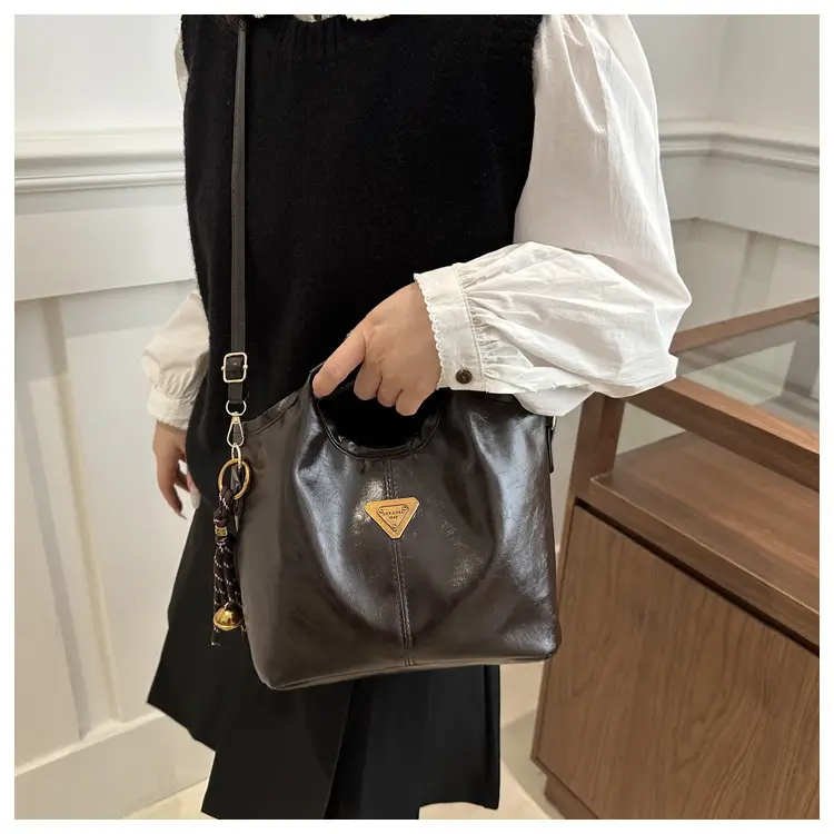 Women's Retro Leather Shoulder Messenger Bag Set — feature 14
