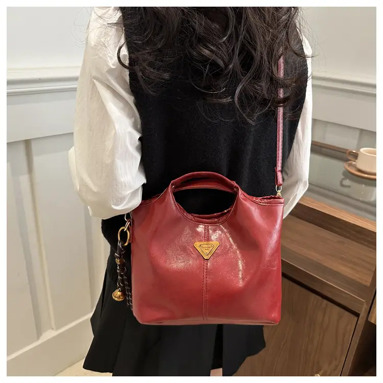 Women's Retro Leather Shoulder Messenger Bag Set — feature 18