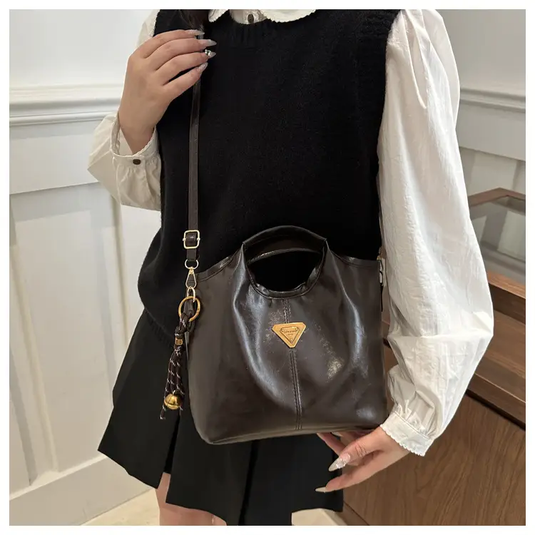 Vintage Niche Handbag Women's Wax Leather 2025 — feature 13