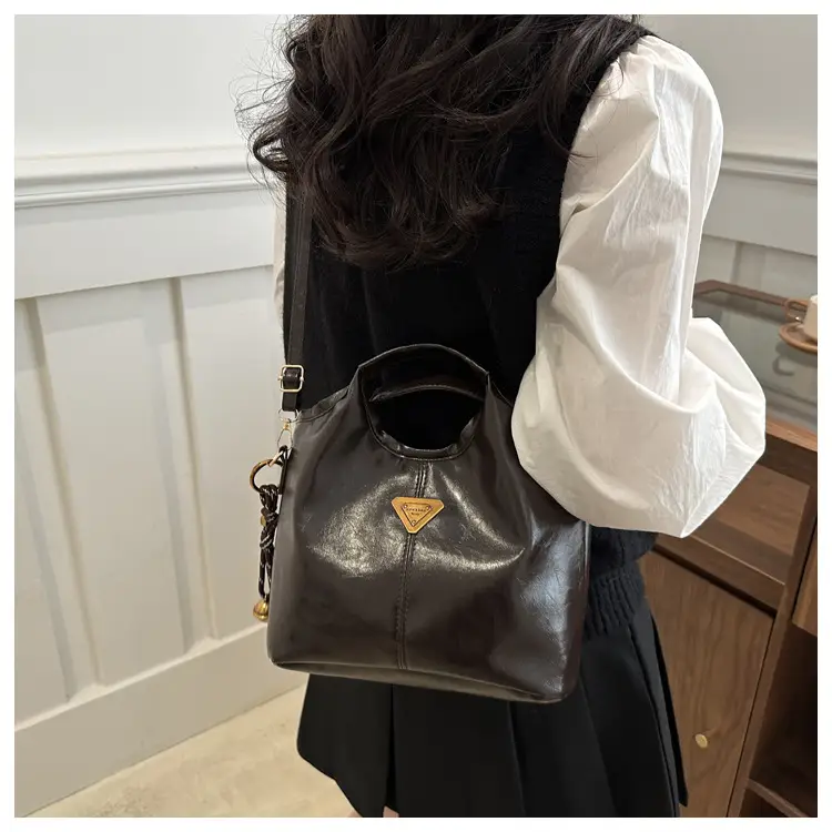 Vintage Niche Handbag Women's Wax Leather 2025 — feature 14