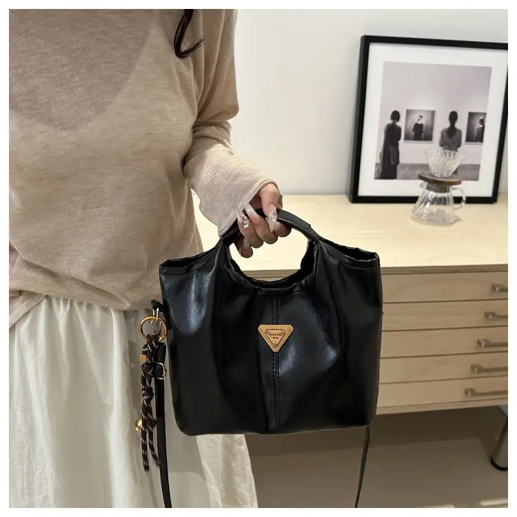 Vintage Niche Handbag Women's Wax Leather 2025 — feature 18