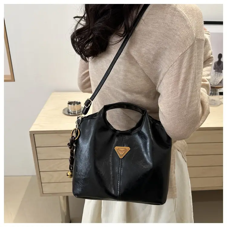 Vintage Niche Handbag Women's Wax Leather 2025 — feature 19
