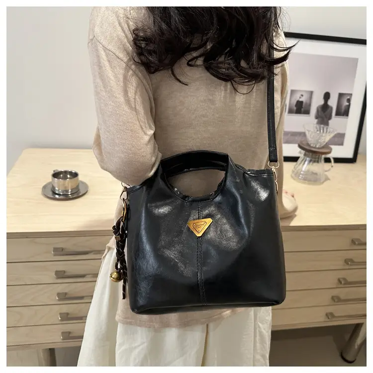 Vintage Niche Handbag Women's Wax Leather 2025 — feature 20