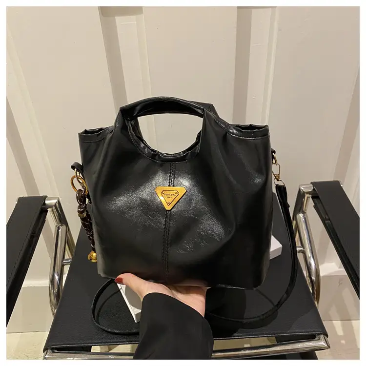 Vintage Niche Handbag Women's Wax Leather 2025 — feature 21
