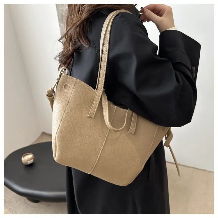 White PU Leather Shoulder Bag with Wings Design — feature 13