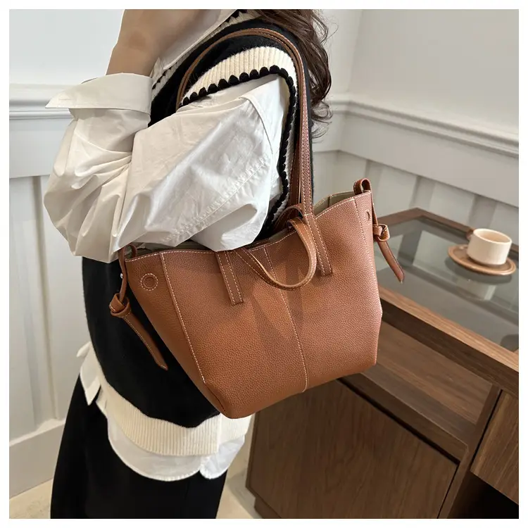 White PU Leather Shoulder Bag with Wings Design — feature 18
