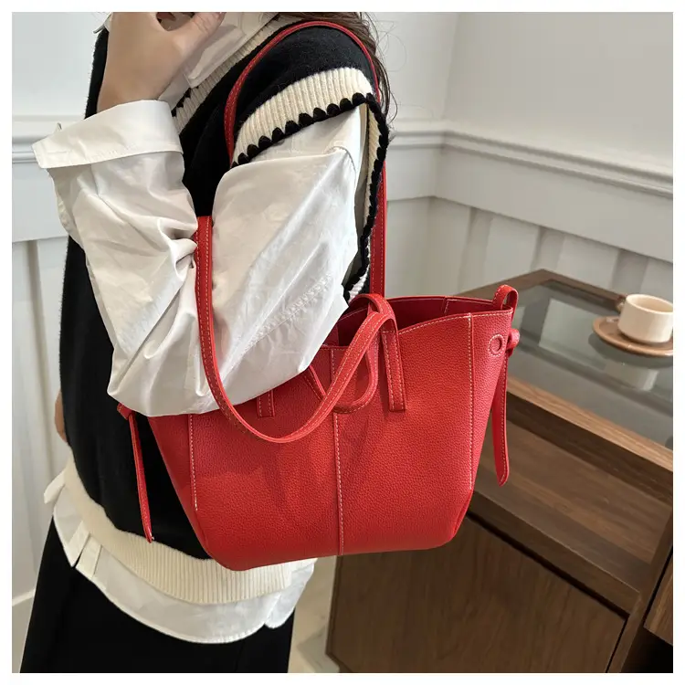 White PU Leather Shoulder Bag with Wings Design — feature 20