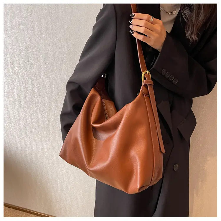 2024 Women's Large Capacity Crossbody Bag Black Leather — feature 15