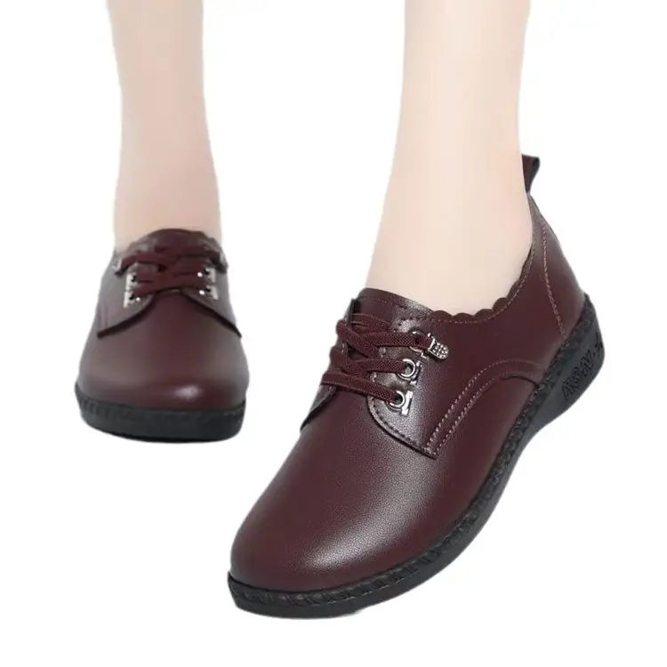 Women's Shoes for Mother Spring Soft Leather 2025 Shoes for Middle-aged and Elderly Flat Non-slip Comfortable Women's Small Leather Shoes for Work - Image 7
