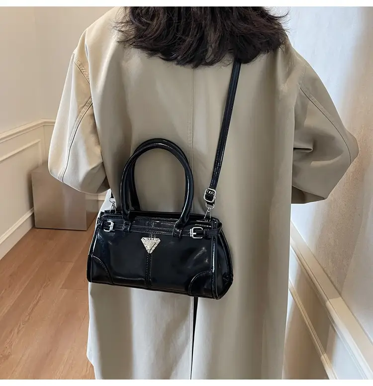 White Korean Style Shoulder Commuter Bag for Women 2025 — feature 25