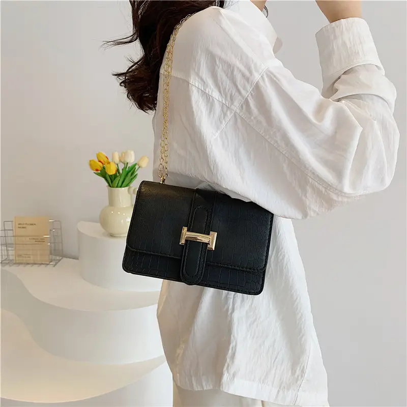 Green Korean Style Shoulder Bag with Gold Chain - Image 6