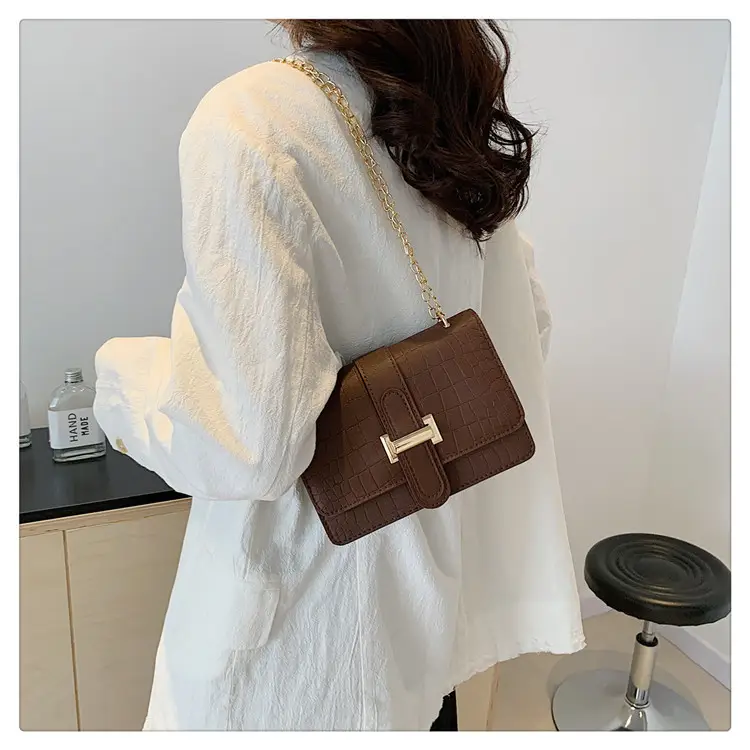 Green Korean Style Shoulder Bag with Gold Chain — feature 22