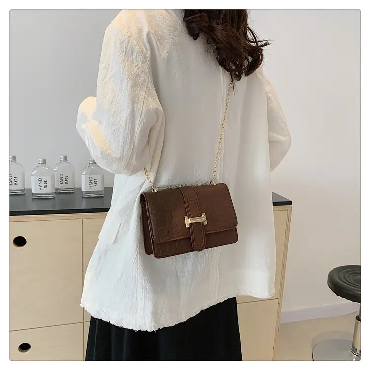 Green Korean Style Shoulder Bag with Gold Chain — feature 25