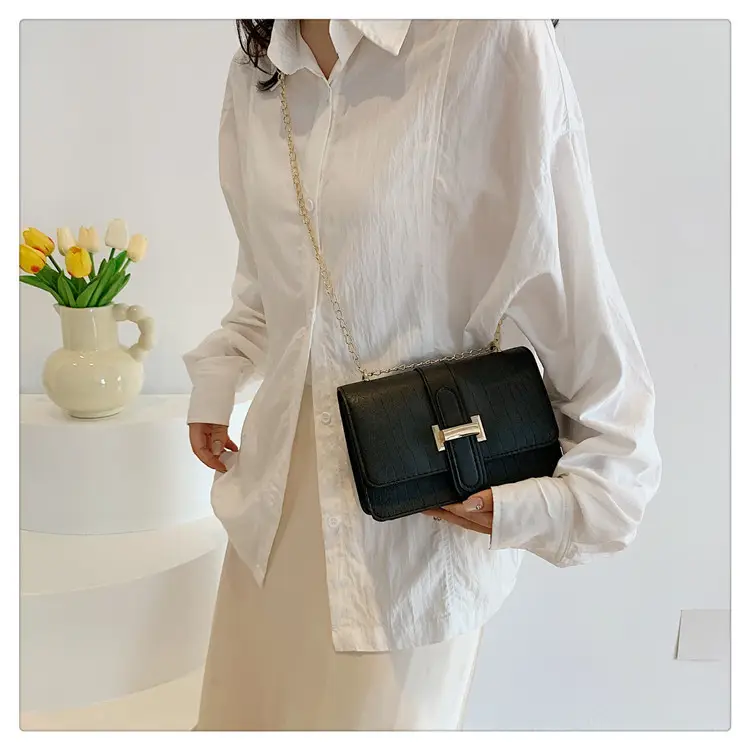 Green Korean Style Shoulder Bag with Gold Chain — feature 29