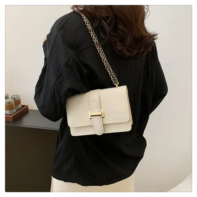 Green Korean Style Shoulder Bag with Gold Chain — feature 32