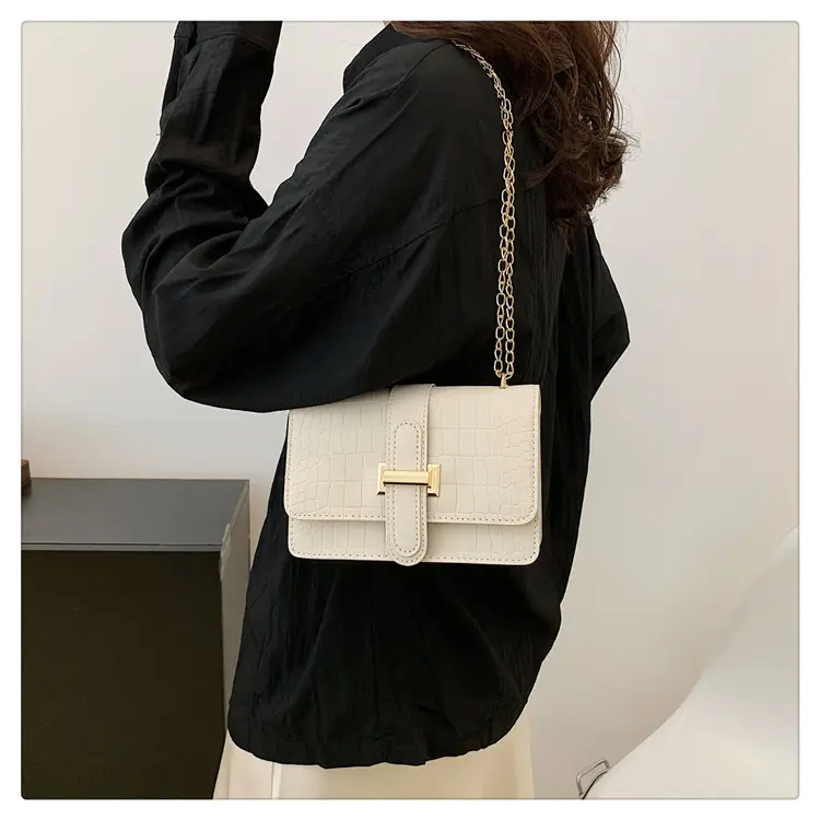 Green Korean Style Shoulder Bag with Gold Chain — feature 33