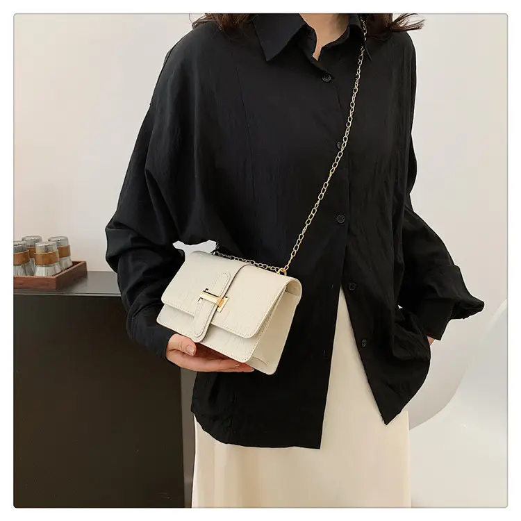 Green Korean Style Shoulder Bag with Gold Chain — feature 34