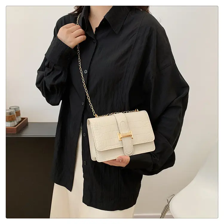 Green Korean Style Shoulder Bag with Gold Chain — feature 35