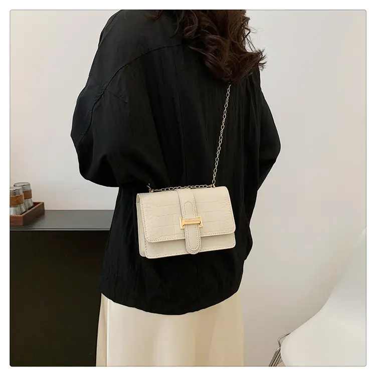 Green Korean Style Shoulder Bag with Gold Chain — feature 36