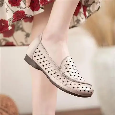 2025 Spring and Summer New Leather Sandals Women's Vintage Hollow Breathable Beef Sole Non-Slip Hole Shoes Flat Moms Shoes — feature 14