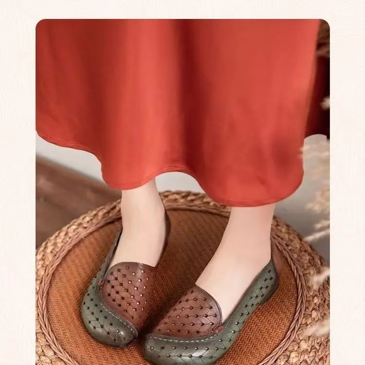 2025 Spring and Summer New Leather Sandals Women's Vintage Hollow Breathable Beef Sole Non-Slip Hole Shoes Flat Moms Shoes - Image 3