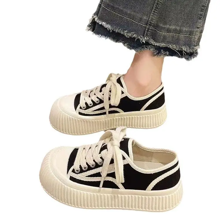 Women White Thick Platform Sneakers Small 2025 - Image 7