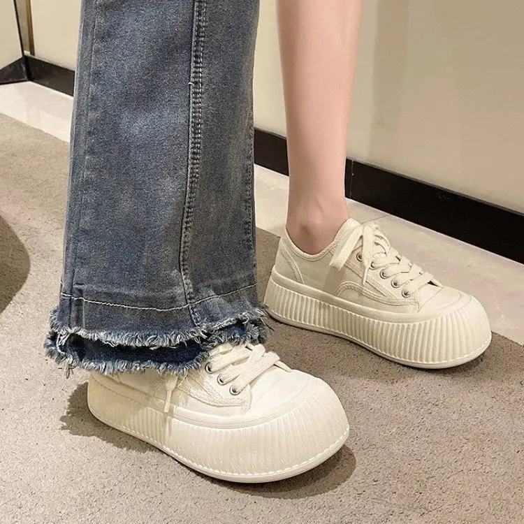 Women White Thick Platform Sneakers Small 2025 — feature 3