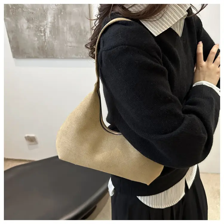 Women's Suede Shoulder Bag Vintage Patchwork Design — feature 12