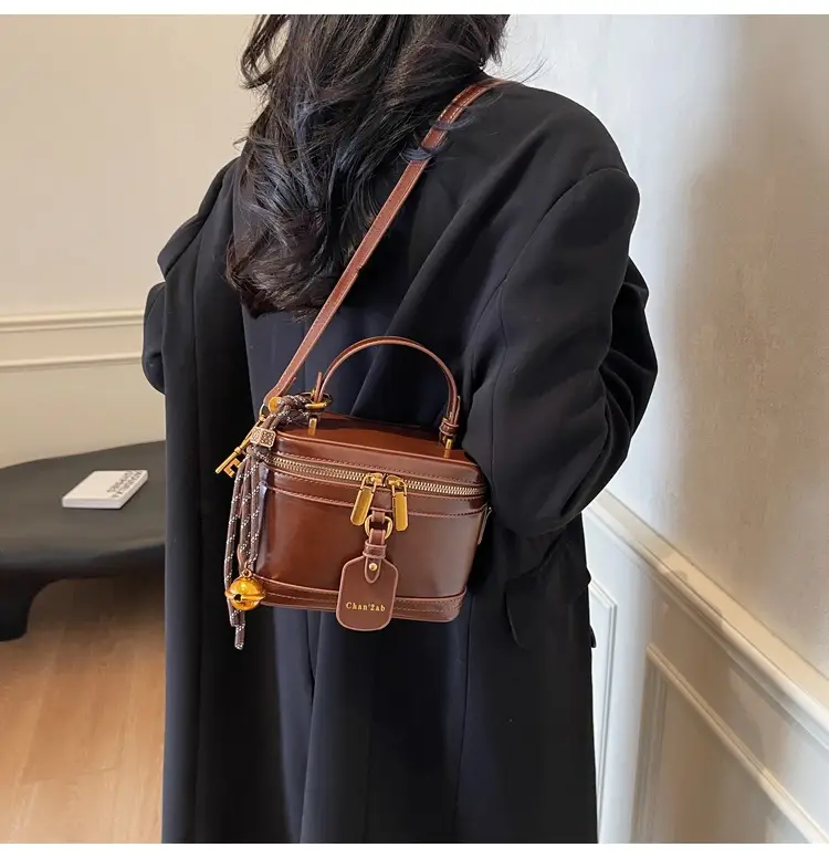 Brown Leather Crossbody Bag for Women with Gold Zippers — feature 16