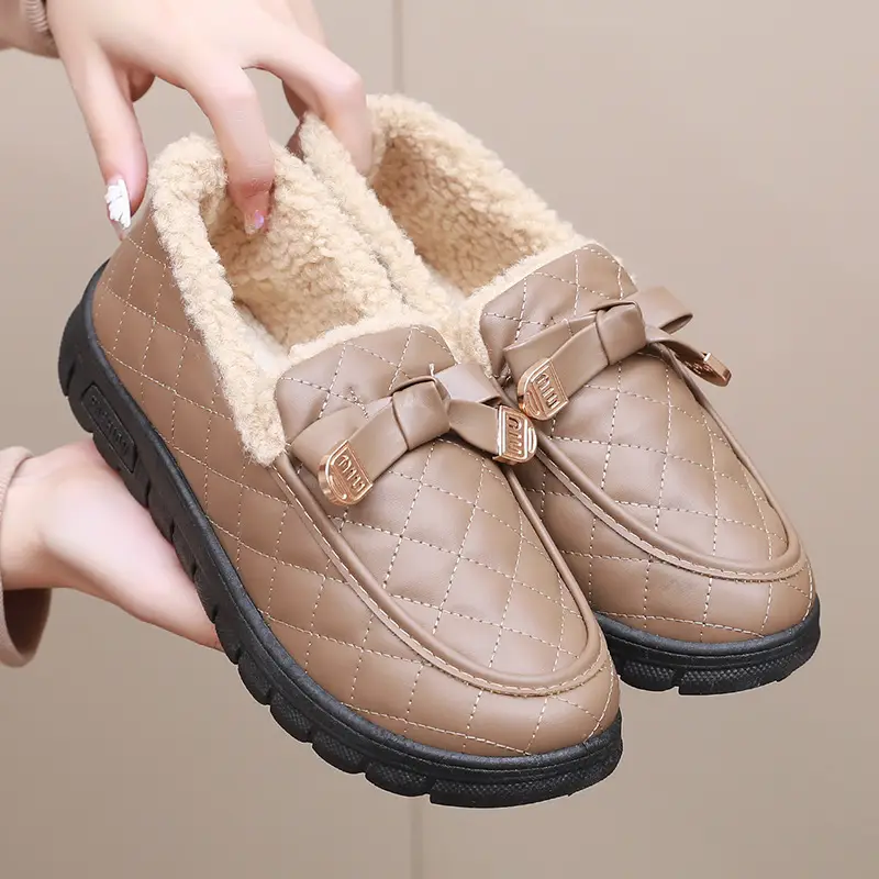 Women's Winter New Style Slip-On Cotton Shoes with Fleece Lining, Cold-Proof, Comfortable Loafers, Warm Mom Shoes - Image 2