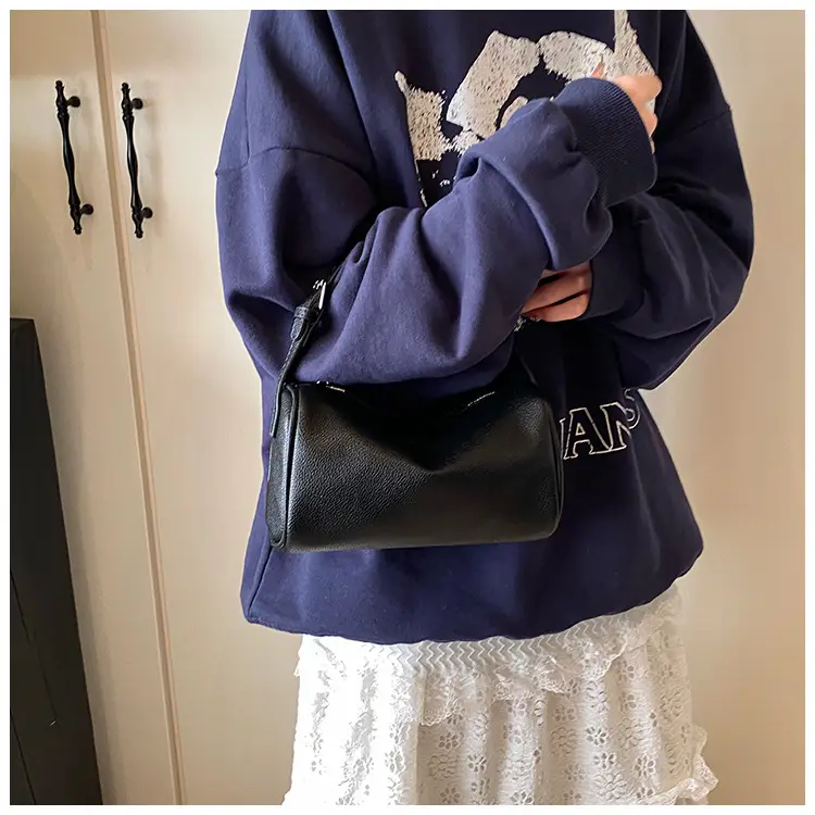 Women's Tan Leather Shoulder Bag 2026 Winter New — feature 14