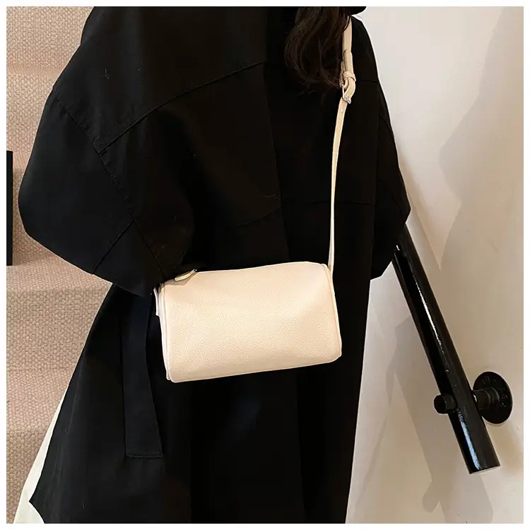 Women's Tan Leather Shoulder Bag 2026 Winter New — feature 18