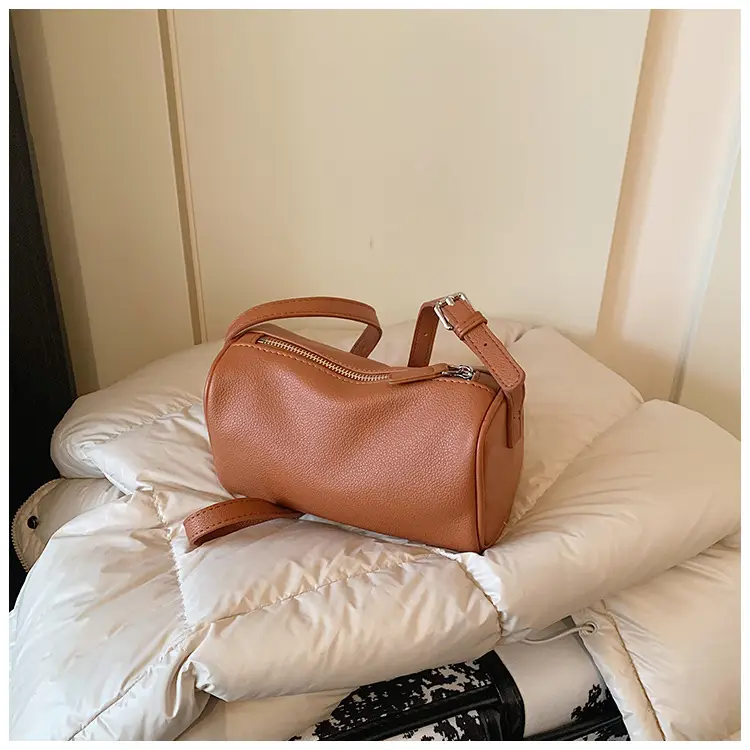 Women's Tan Leather Shoulder Bag 2026 Winter New — feature 28