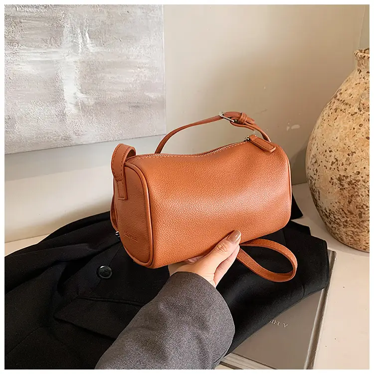 Women's Tan Leather Shoulder Bag 2026 Winter New — feature 32