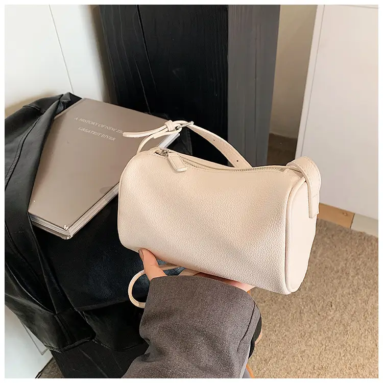 Women's Tan Leather Shoulder Bag 2026 Winter New — feature 34